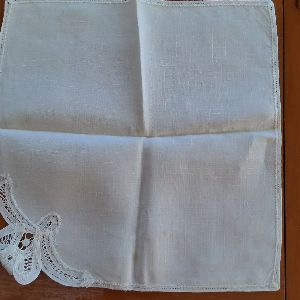 Irish Linens - Picture 5 of 12